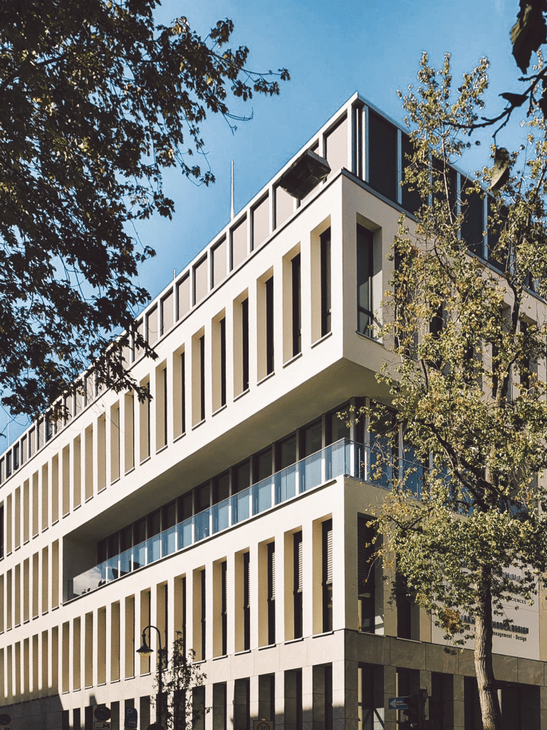 Hochschule Fresenius - Praxisnah und Modern